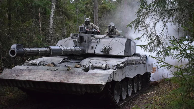 Премьер Великобритании Риши Сунак подтвердил поставку Украине танков Challenger 2