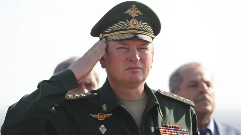 РБК: генерал Лапин возглавил главный штаб Сухопутных войск