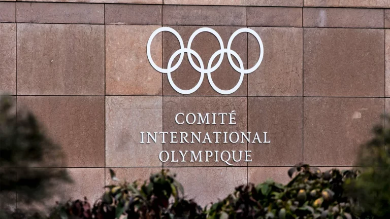 МОК готов допустить к Олимпиадам россиян, не поддержавших военную операцию на Украине