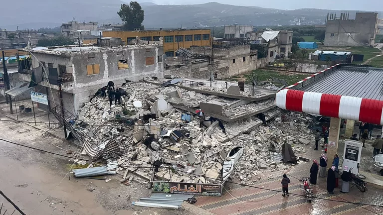 Минздрав Сирии сообщил о 42 погибших в результате землетрясения