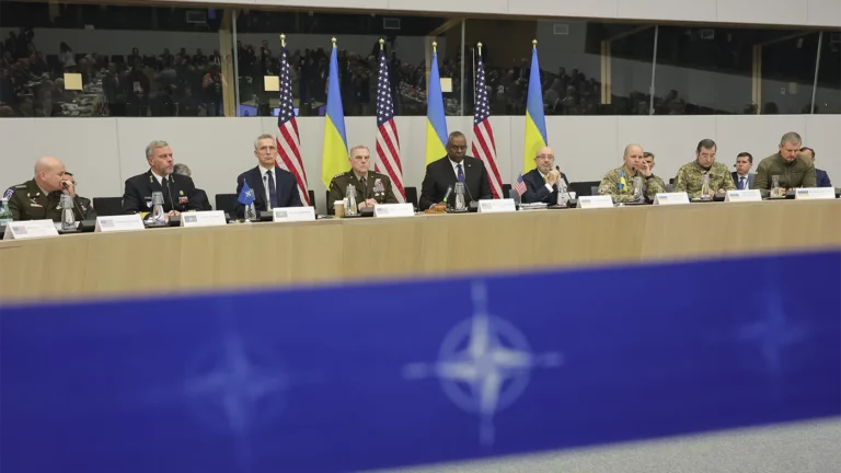 Bloomberg: страны НАТО подпишут «секретное руководство» на случай нескольких конфликтов сразу