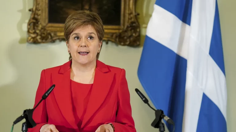 Первый министр Шотландии, выступавшая за независимость от Британии, заявила об отставке