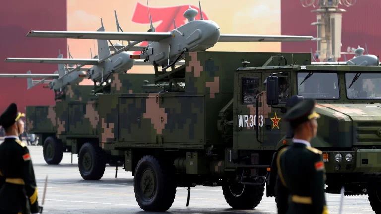 WSJ: Китай планирует поставить России боевые дроны и артиллерию