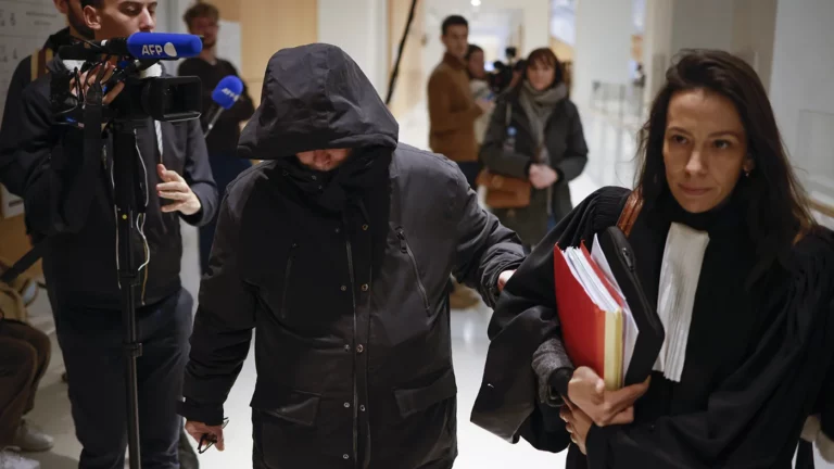 Суд во Франции вынес приговор ультраправым активистам, планировавшим госпереворот и покушение на Макрона