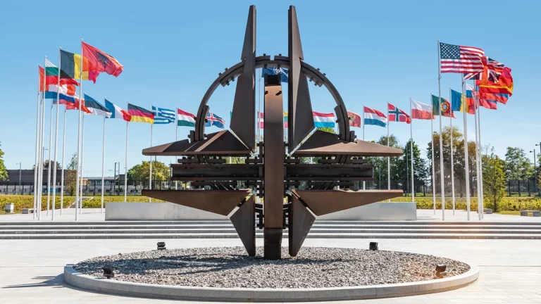 Парламент Финляндии поддержал вступление страны в НАТО