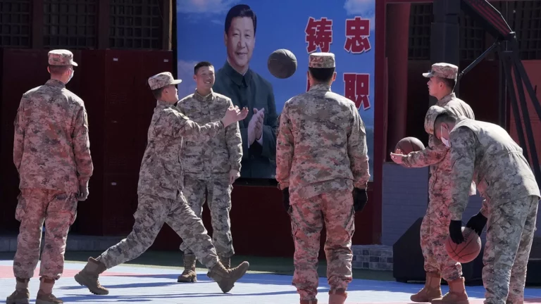 Си Цзиньпин призвал «смело воевать». Что стоит за этими словами