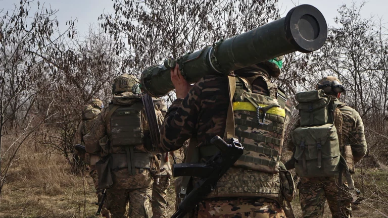 «Запад решил воевать до последнего украинца не на словах, а на деле». Путин — о поставках Киеву снарядов с обедненным ураном