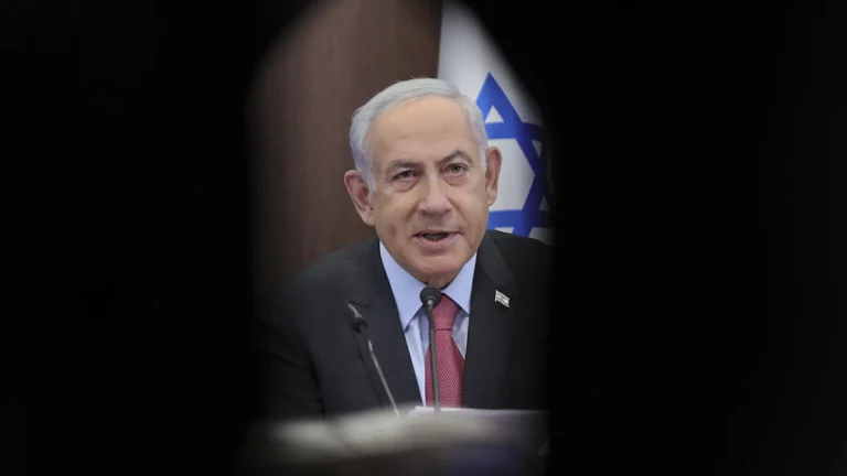 «Нетаньяху находится между молотом и наковальней». Как протесты в Израиле поставили правительство на грань выживания