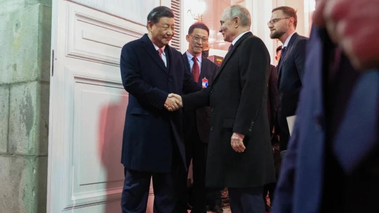 FT: ЕС подталкивал Си Цзиньпина провести переговоры с Зеленским и Путиным