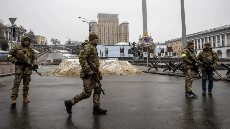 Взрывы произошли в нескольких регионах Украины. Начались перебои электроснабжения