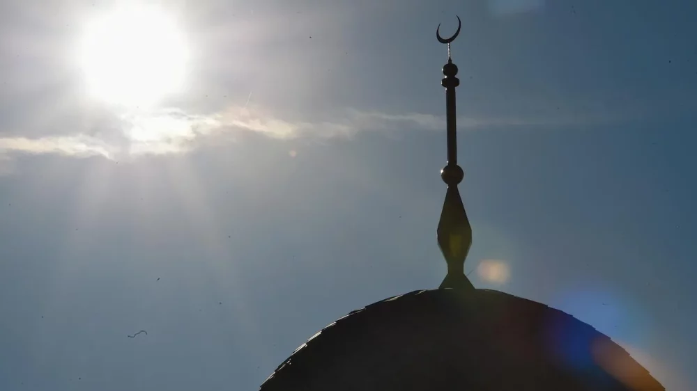 Судья у мусульман 4. Мечеть в Кургане. ..Молитва..купола.мечети.Украину.