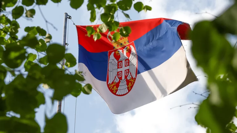 Последнее окно в Европу. Что мешает Сербии ввести санкции против России