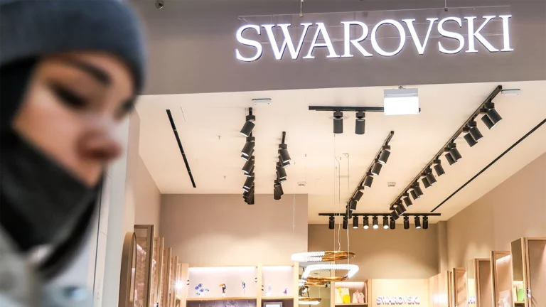 Гендиректор Swarovski анонсировал окончательный уход компании из России