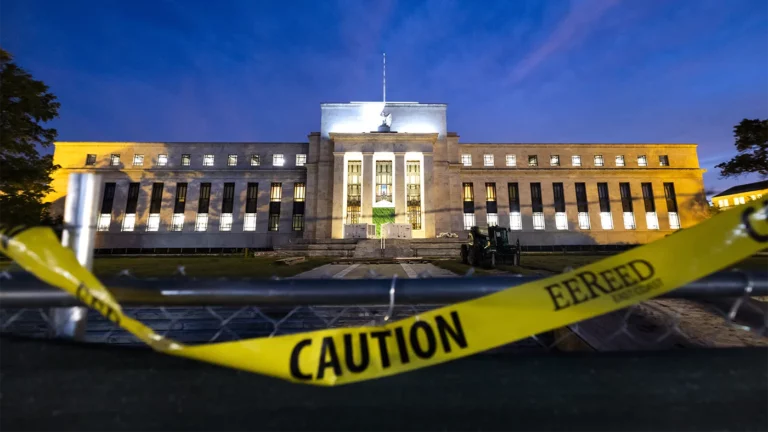 Ужесточение политики ФРС. Затронет ли банковский кризис Россию