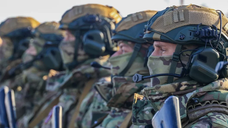 Российские добровольцы получат удостоверения ветерана боевых действий единого образца