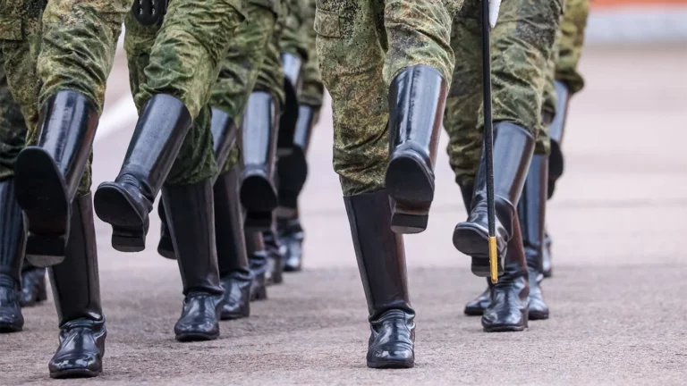 Верховный суд объяснил российским военным, какие приказы они могут не выполнять