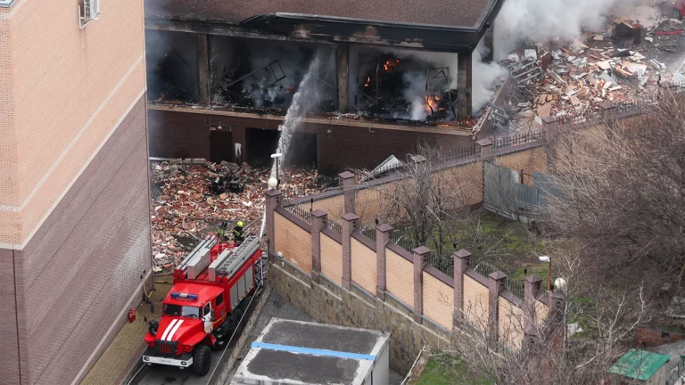 ТАСС: при пожаре в здании погрануправления ФСБ в Ростове-на-Дону погиб один человек