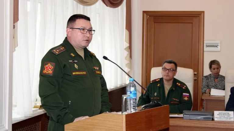 Владимирский военком объявил об отказе от бумажных повесток