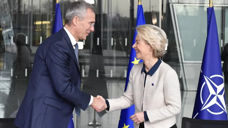 СМИ: председателю Еврокомиссии Урсуле фон дер Ляйен предложили возглавить НАТО