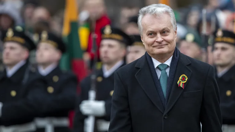Литовского президента Науседу уличили в сокрытии членства в КПСС