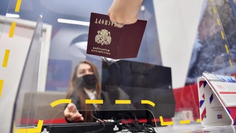 Глава Минюста анонсировал запрет на смену пола в паспорте