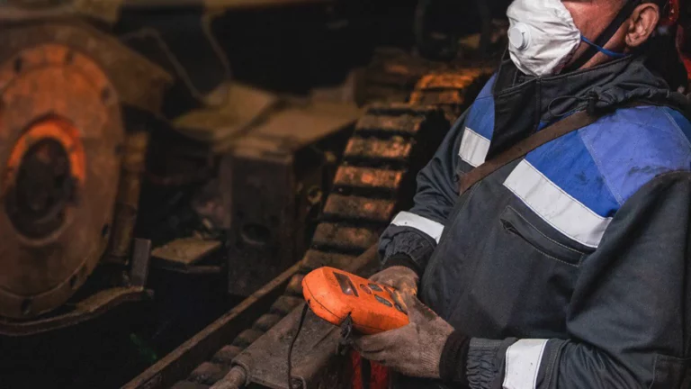 Работу на шахте «Распадская» в Кузбассе приостановили из-за пожара
