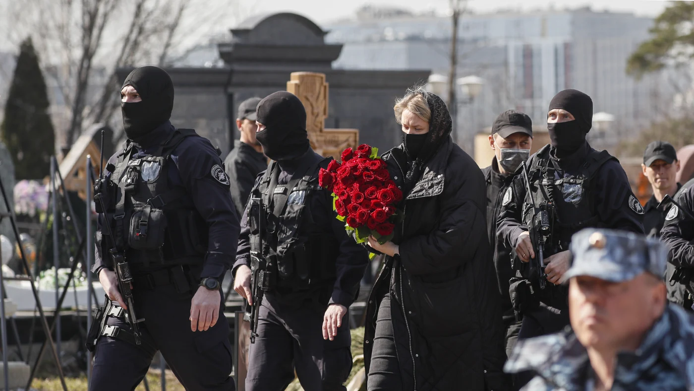 Мы больше не скованы никакими конвенциями». Что говорили на похоронах  Владлена Татарского