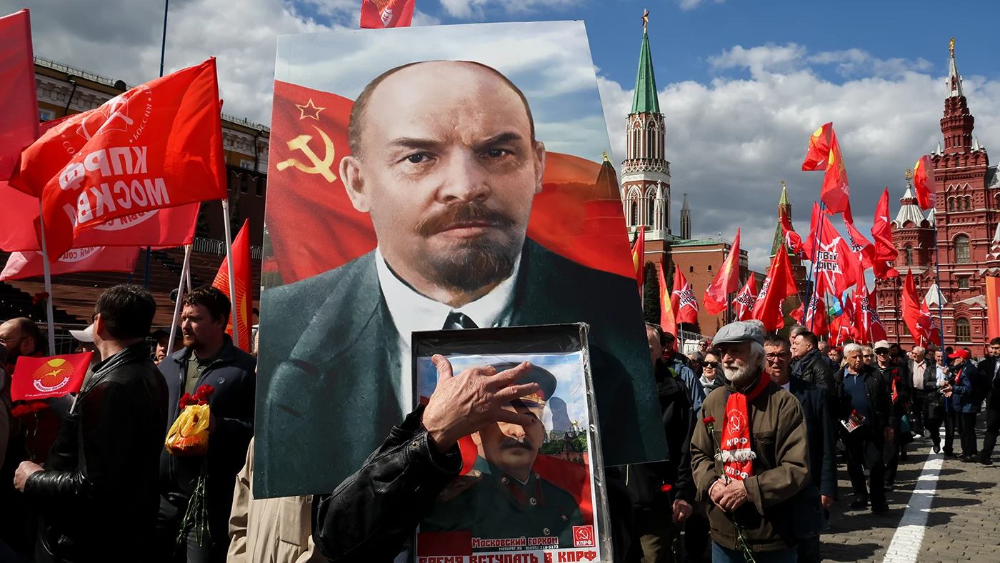 22 апреля праздник день рождения ленина. День рождения Ленина. Красная площадь фото. 22 Апреля день рождения Ленина. Ленин на красной площади.