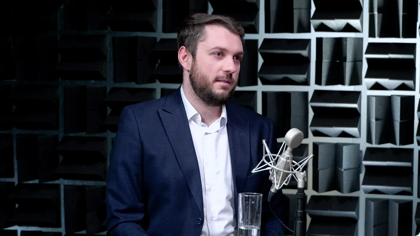 Я за наименее плохой сценарий». Политик Роман Юнеман — о Мариуполе,  электронных повестках и победе России
