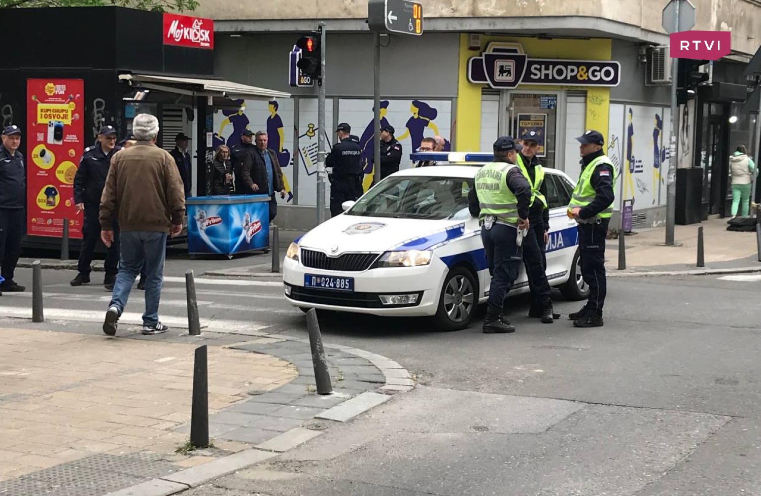 В Белграде подросток устроил стрельбу в школе. Погибли восемь учеников и  охранник