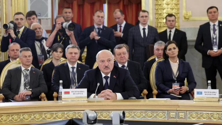 «Уникальный шанс объединиться». Лукашенко призвал желающих иметь ядерное оружие вступать в союз России и Беларуси