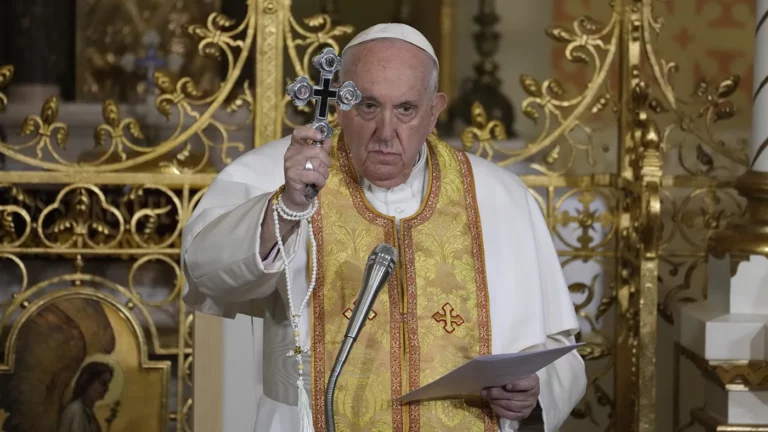 «Все заинтересованы в дороге к миру». Папа римский рассказал о секретной миротворческой миссии по Украине