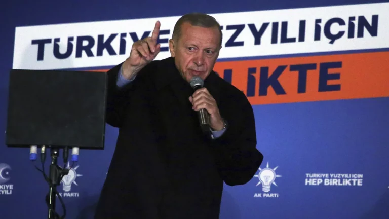 Эрдоган потерял победу в первом туре выборов президента Турции. Он набрал 49,35% голосов