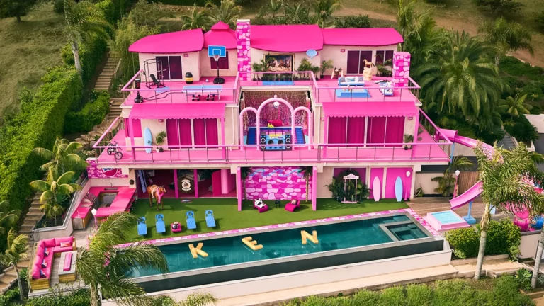 В Малибу появился настоящий Барби-дом для Кена. И его даже можно арендовать