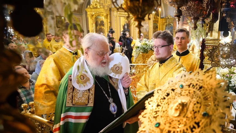 Патриарх Кирилл заявил, что икона «Троица» останется в храме Христа Спасителя на год