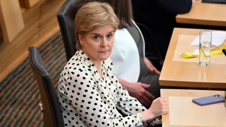 Задержана экс-глава Шотландии Никола Стерджен. Это связано с расследованием дела о финансировании партии SNP