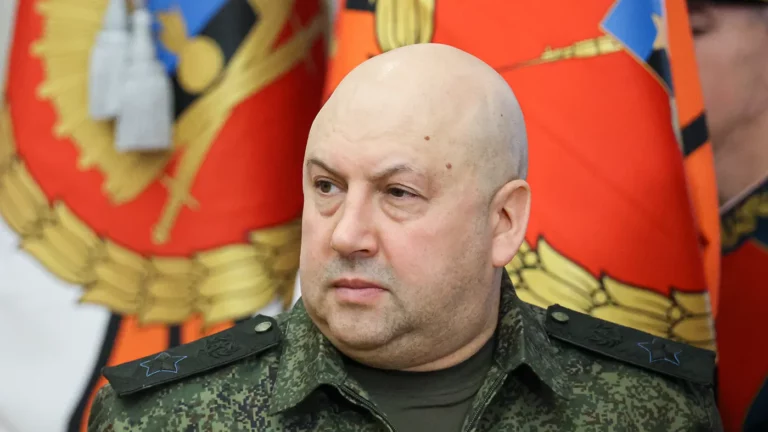 Командующий объединенной группировкой войск в районе проведения специальной военной операции Сергей Суровикин