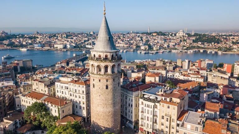 Сейсмолог спрогнозировал мощное землетрясение в Стамбуле