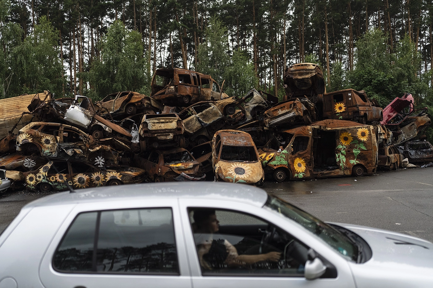 Ирпень в 500-й день боевых действий на Украине. Фото дня