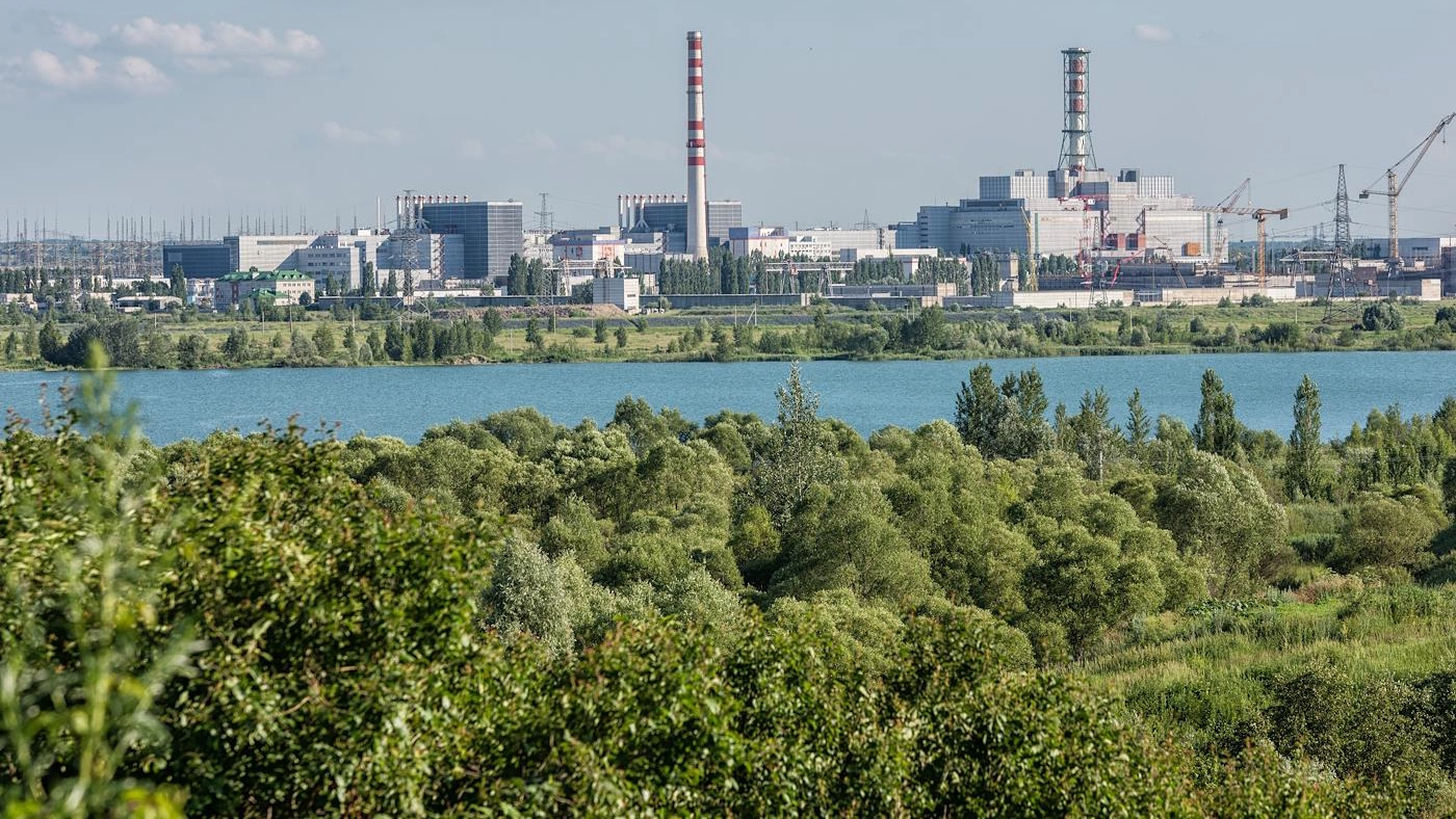 Дрон взорвался в Курчатове в 4 км от Курской АЭС. «Росатом» уверяет, что  все под контролем