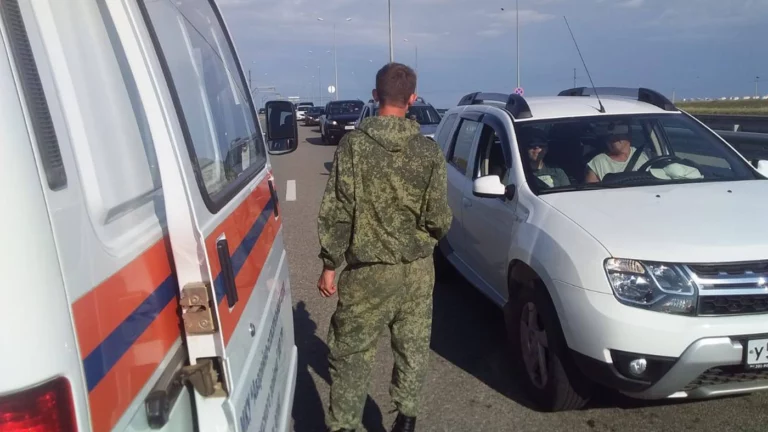 На подъезде к Крымскому мосту со стороны Кубани возникла пробка длиной в 9 км