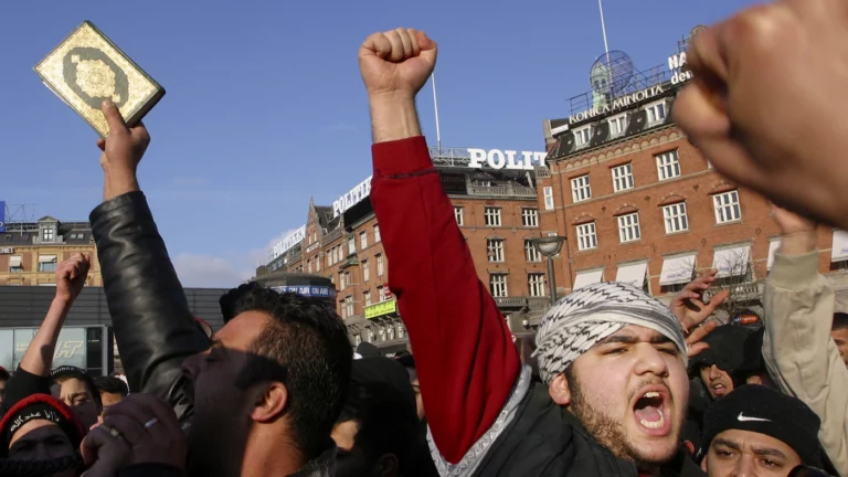 В Дании за осквернение религиозных текстов будут наказывать тюремным заключением