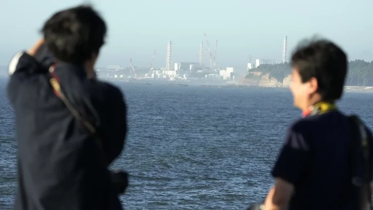 Япония начала сброс воды в океан с АЭС «Фукусима-1»
