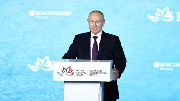 «На фига это нужно». Путин высказался об уехавших из России Воложе и Чубайсе