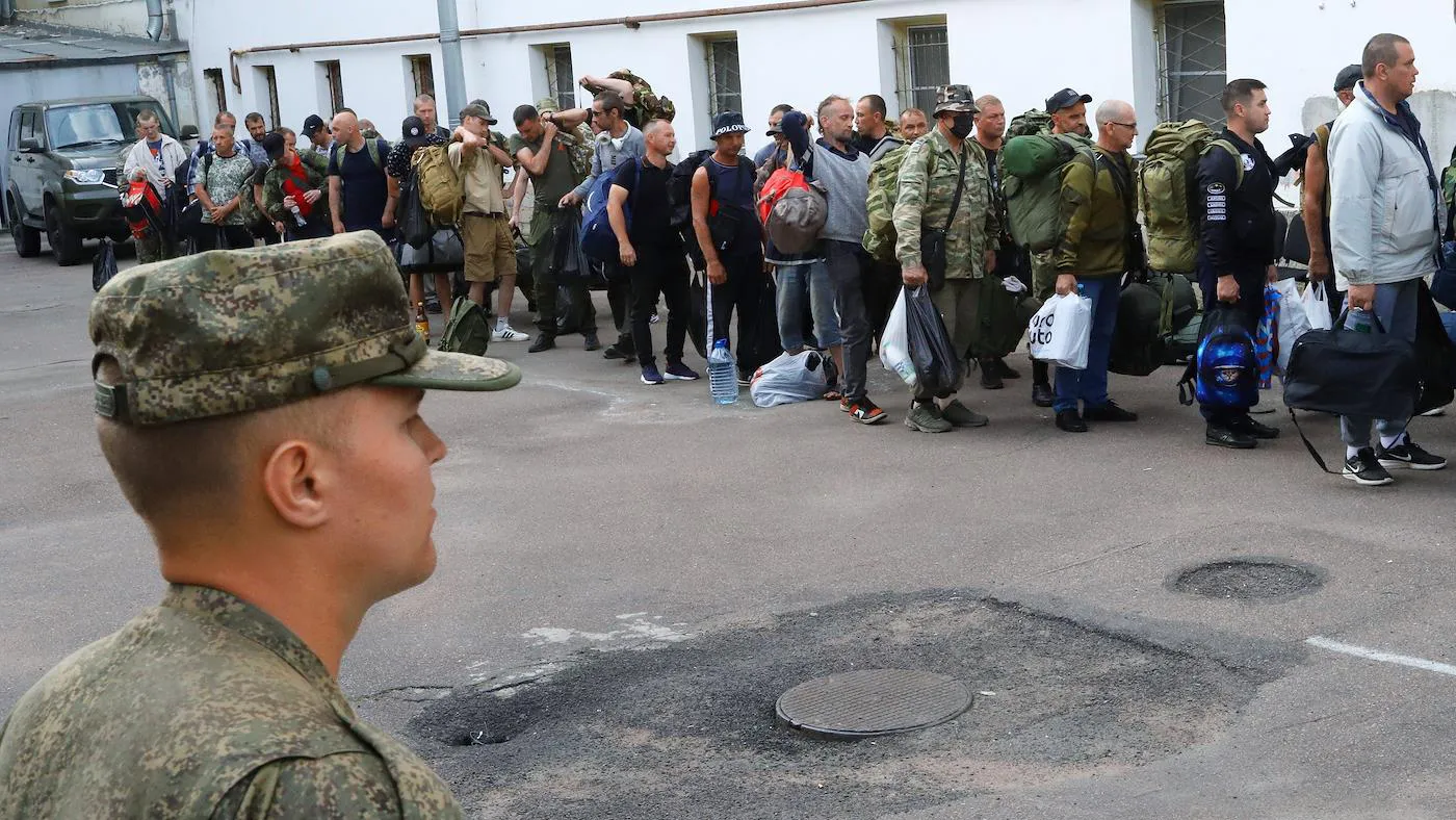 Контрактники и добровольцы: разница в статусе и выплатах. Объясняют юристы