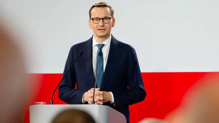 Премьер Польши сообщил о прекращении поставок оружия Украине