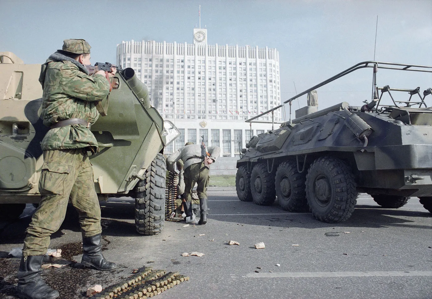 30 лет «расстрелу» Белого дома. Фотогалерея