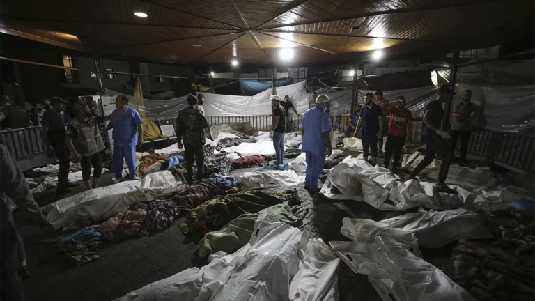 По больнице в Газе нанесен ракетный удар. Сотни человек погибли
