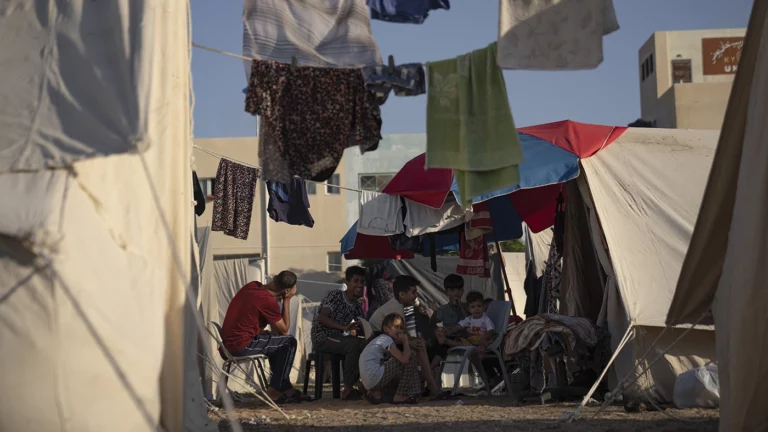 Песков: в Газе может быть больше 1 тыс. россиян, но не все хотят эвакуироваться