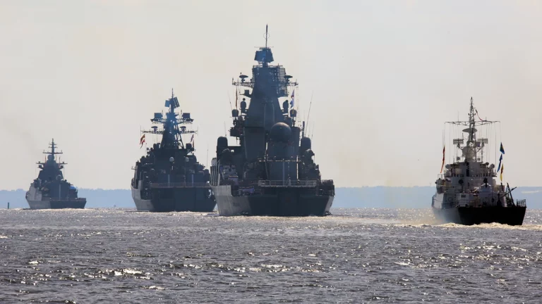 У России может появиться военно-морская база в Абхазии. Что говорят политики и журналисты